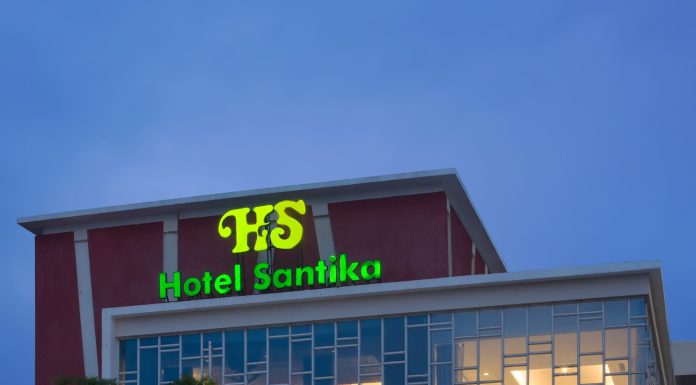 Jelajahi Dunia dalam Semalam: Hotel Santika Bengkulu Hadirkan Perayaan Malam Tahun Baru Bertema “Around The World”