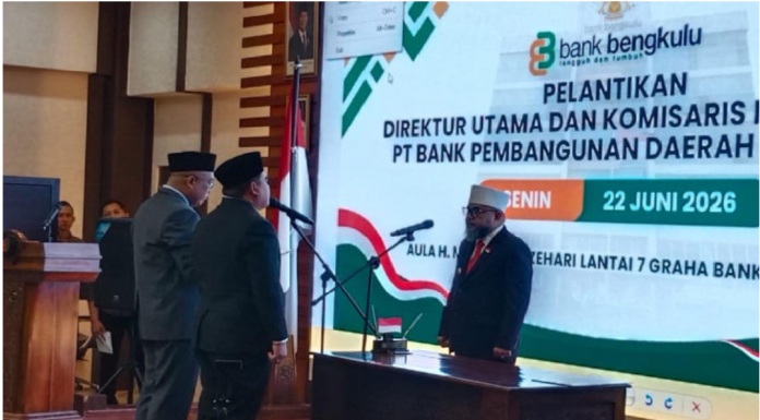 Helmi Hasan Resmi Lantik Iswahyudi sebagai Direktur Utama Bank Bengkulu